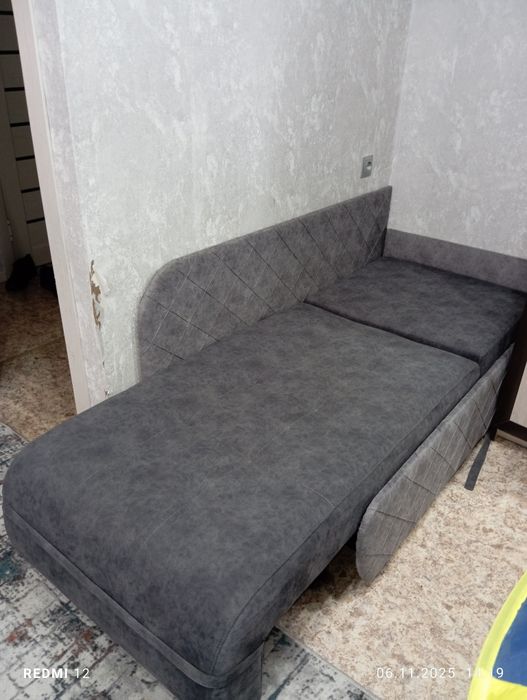 Диванчик подросковый