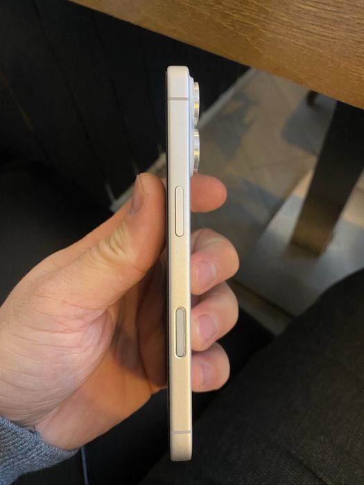 Срочно продам Iphone 17 белый 256gb