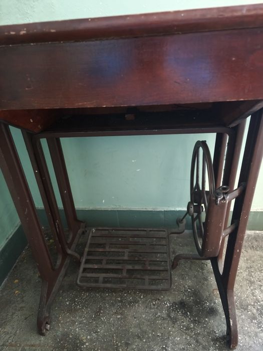 Masă mașină de cusut