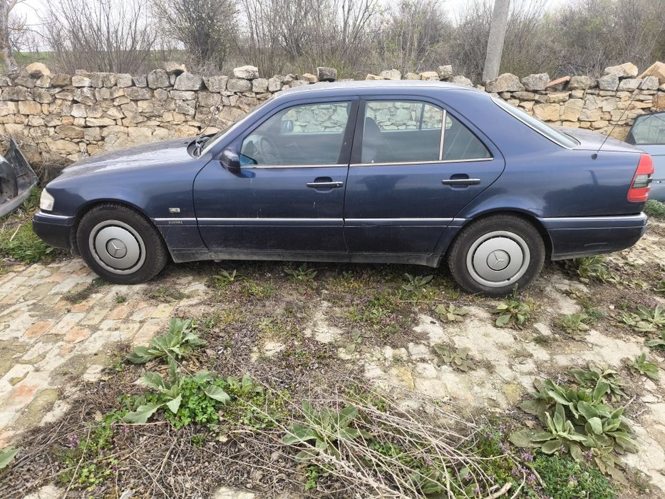 Мерцедес 250D На части