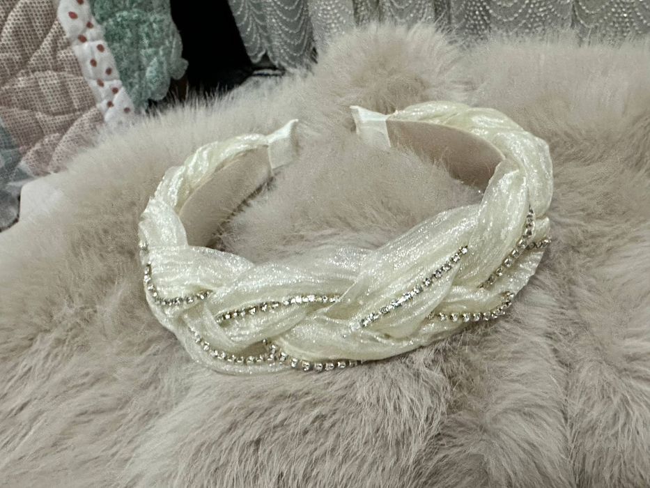 Ayollar abadoki ivory rangli