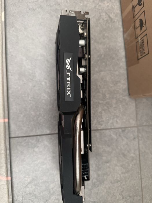 Видкокарта Asus Radeon R9 380