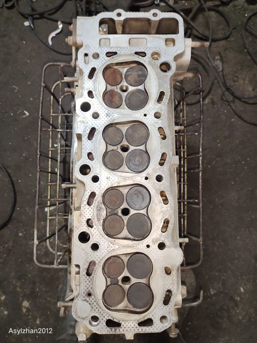 Головка на тайоту превия