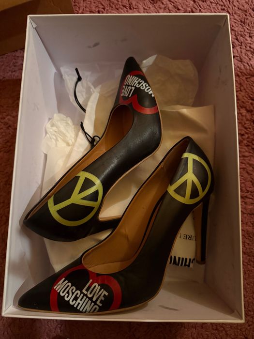 Дамски обувки moschino