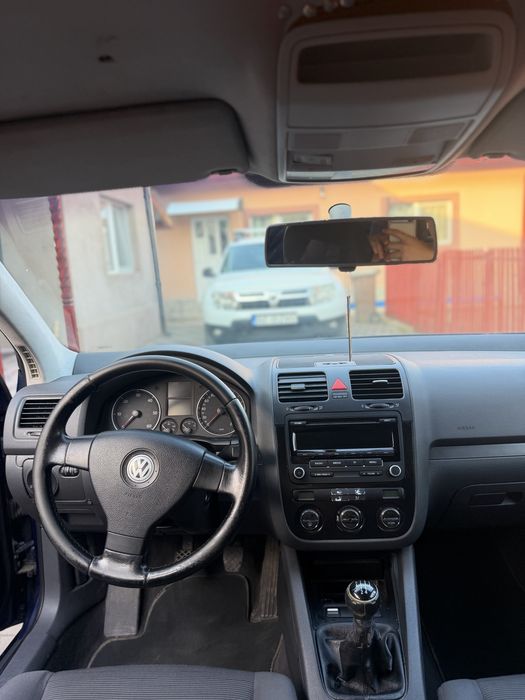 Vand Volkswagen Golf 5 sau schimb!
