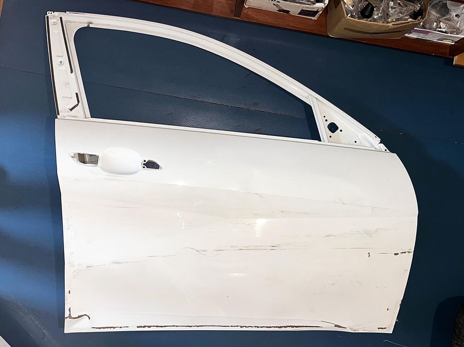 Продам дверь на Hyundai Elantra