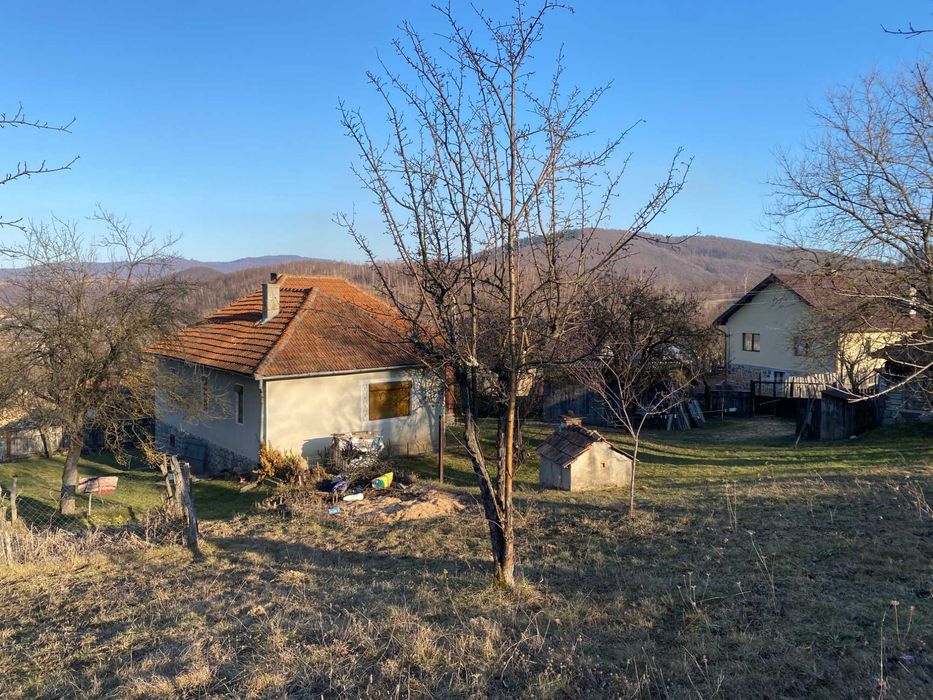 Vand casa si livada in Comuna Ciucea, judetul CLUJ