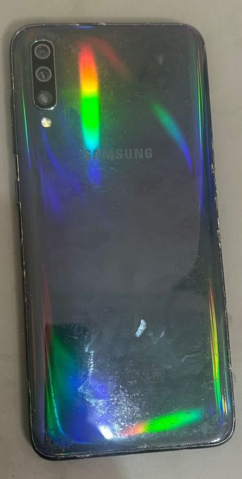 Телефон Samsung A50 на запчасти