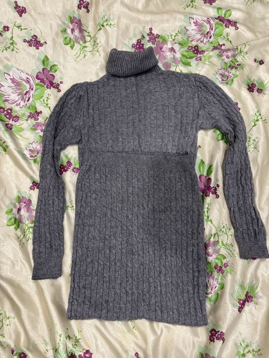 Продам кофты, штаны, платья