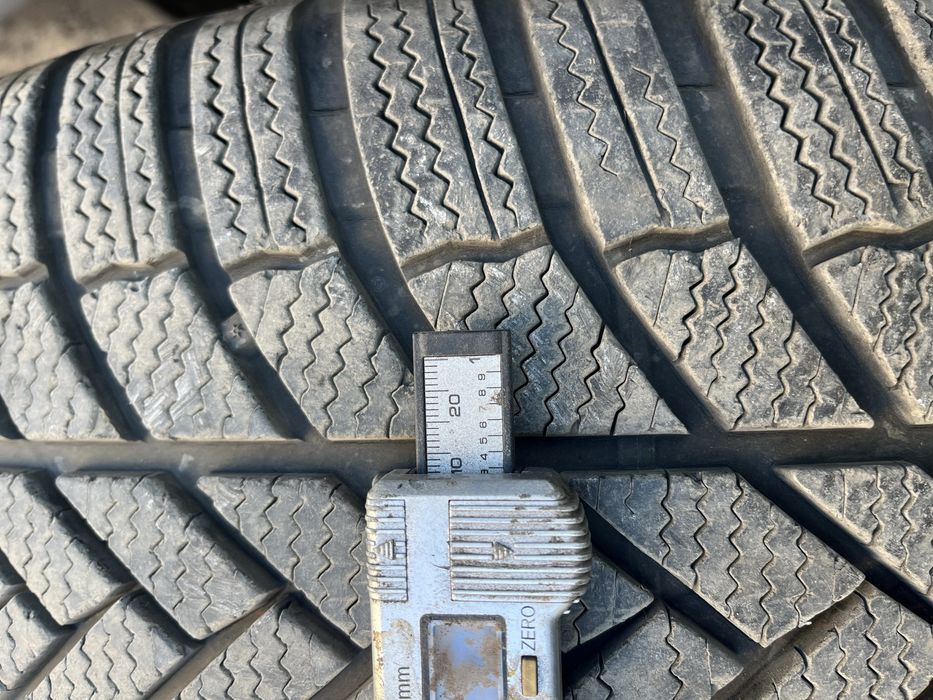 Bridgestone Blizzak LM005 265/55/19