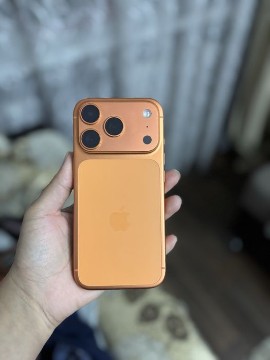Продам Айфон 17 про в хорем состяний