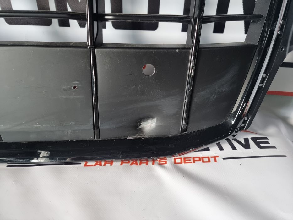 Grila radiator Audi Q7 4M Facelift S Line dupa 2020 cod 4M0853651AJ