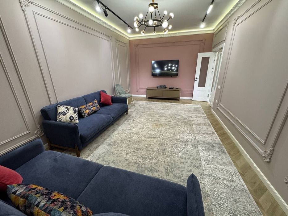 Фидокор метро Ойбек 4 комнт н  Сдаётся в аренду Шикарная новостройка