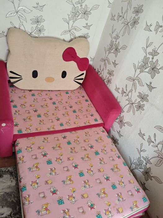 Срочно продаю детское кресло кровать