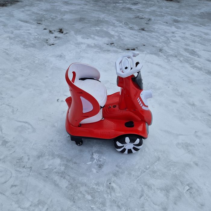 Красная машинка машинка