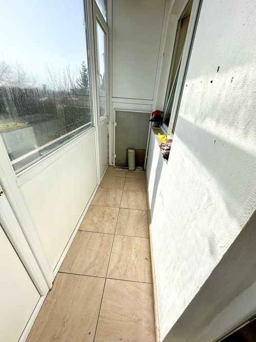 Ofer spre închiriere garsoniera