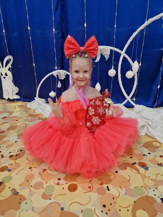 Продам очень шикарное платешко для вашей принцессы.