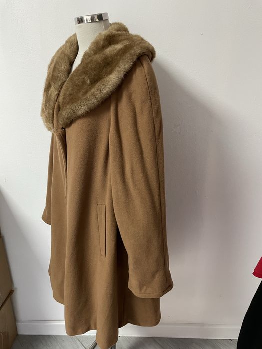 Palton din lana si casmir.    XL