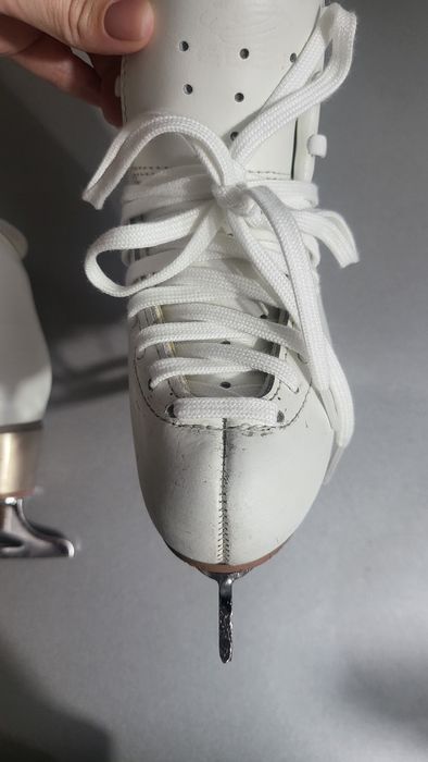 Коньки для фигурного катания