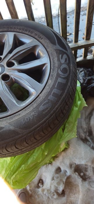 Продам  комплект резины с дисками