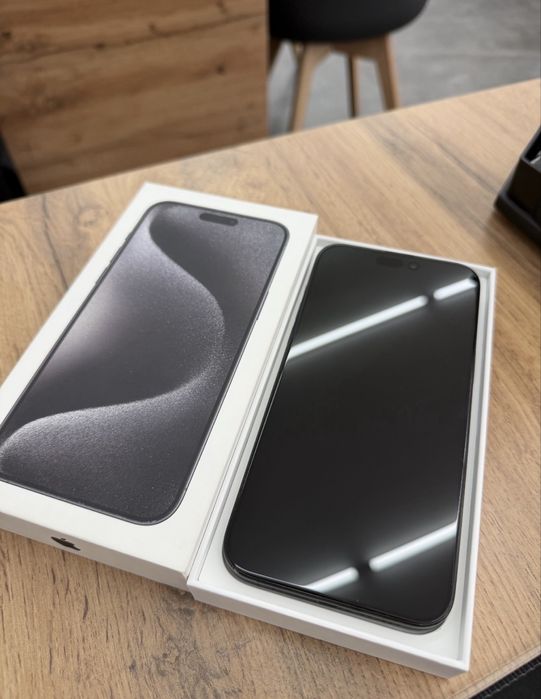 Iphone 15 pro max 256gb 84%