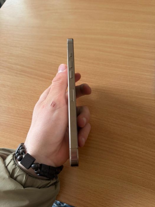 Vand Iphone 16 pro max 256 GB