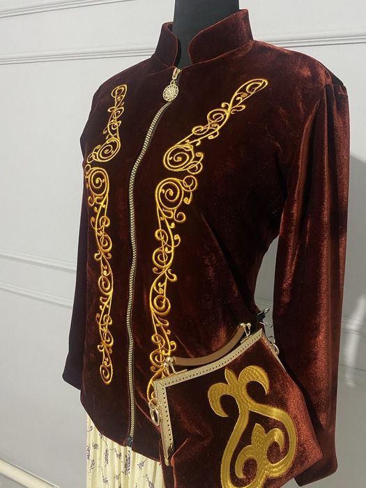 Футболка и кепки