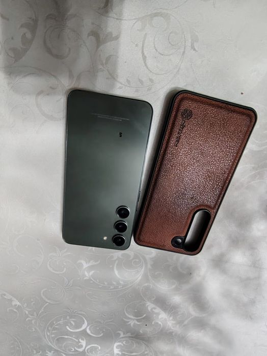 Самсунг S23  срочна продам