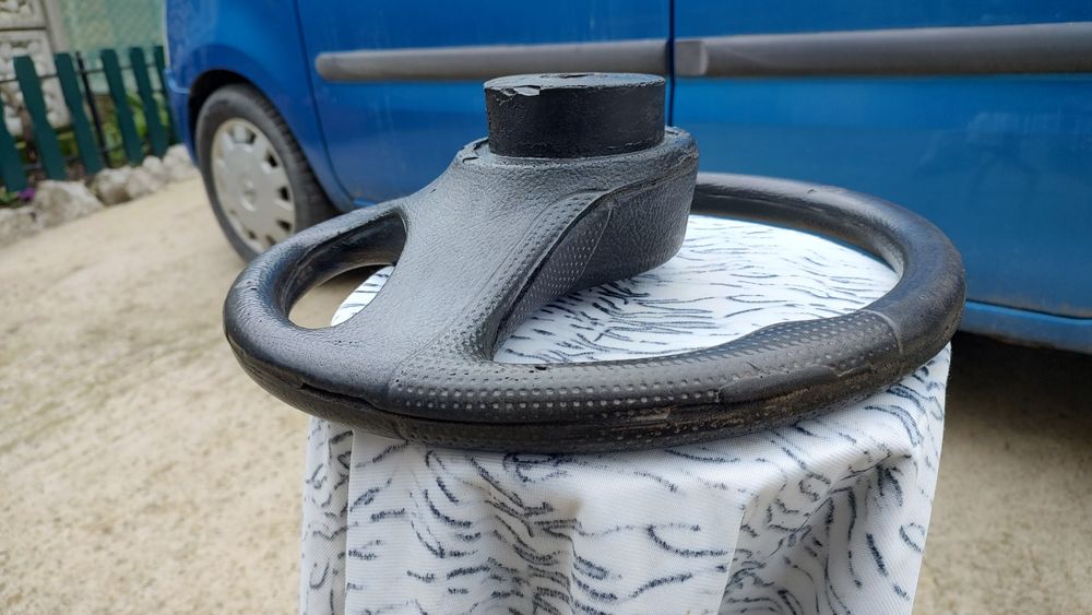 Vând volan sport Dacia 1300/1310/1410