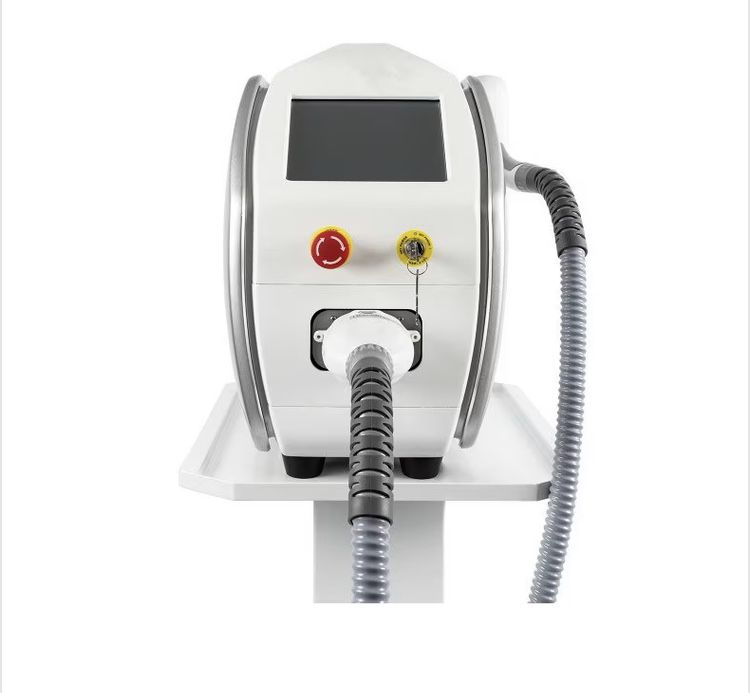 Aparat Q switched Nd:YAG