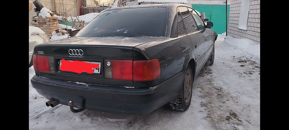 Продам Ауди 100 в аварийном состоянии