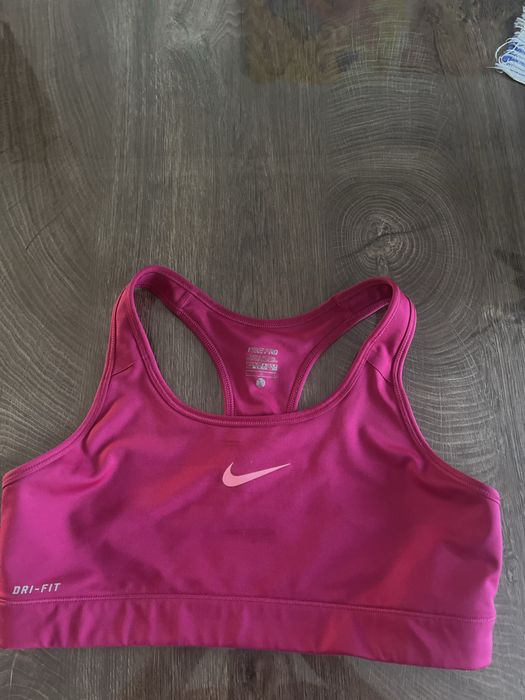 Спортно бюстие Nike L