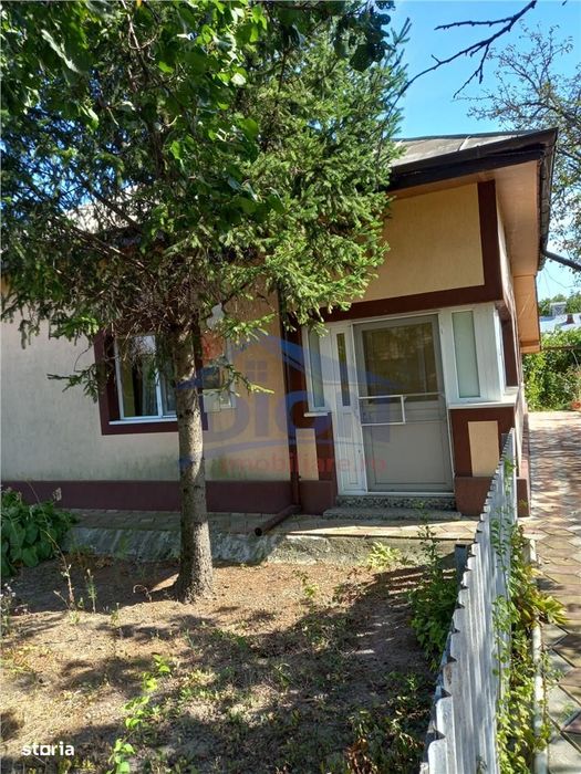 Ulmeni - jud. Calarasi ,  casa locuibila si teren intravilan