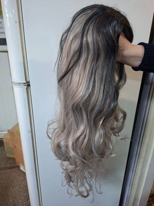 Продам парик длинные локоны