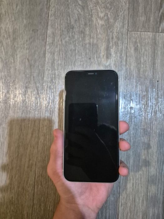 Продам Iphone 11