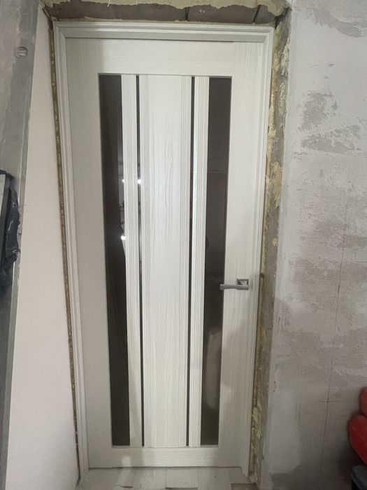 Двери межкомнатные б/у