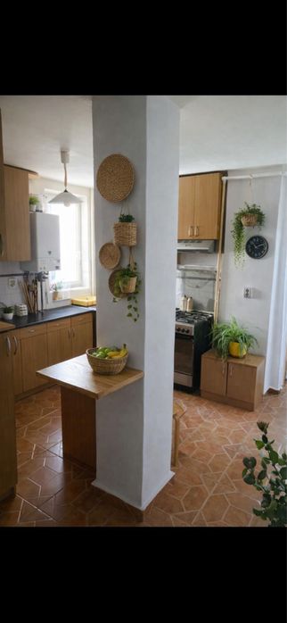 Inchiriez apartament 3 camere in zona Palas Dambu