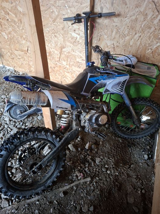 Vând cros 125cc  urgent preț 16 milioane  negociabil