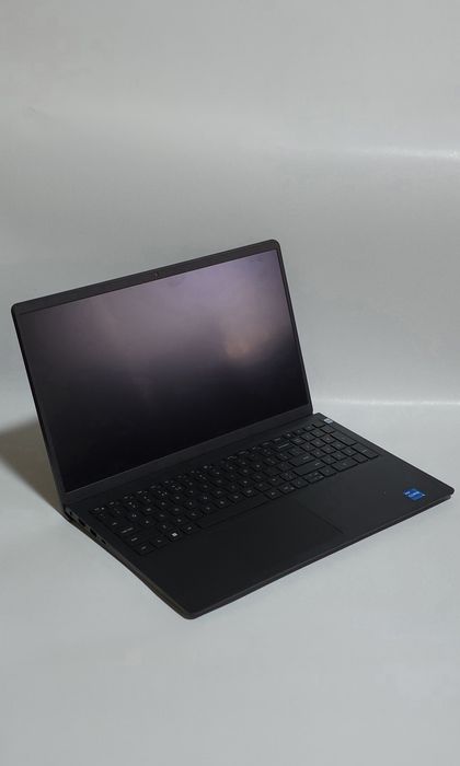 Laptop Dell Vostro 3530 i5-1334U 4.6GHz, 16GB RAM, 512GB SSD, 120Hz FH