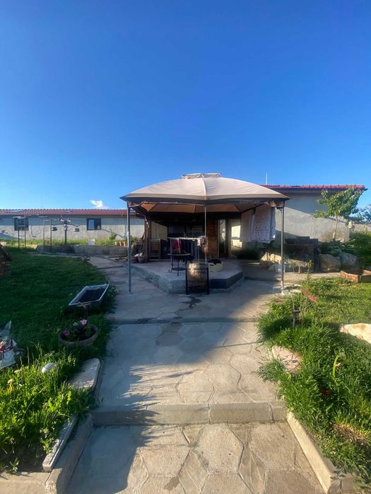 Продава се Къща в София, Център - 4448 кв.м за 135 €/кв.м - Снимка #2