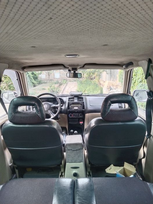 Nissan.   Terano    2