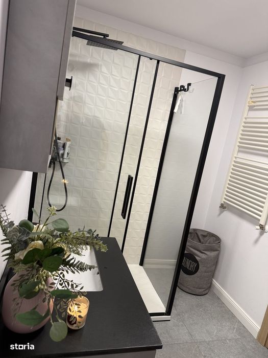Apartament 3 camere, balcon, gata de utilizare