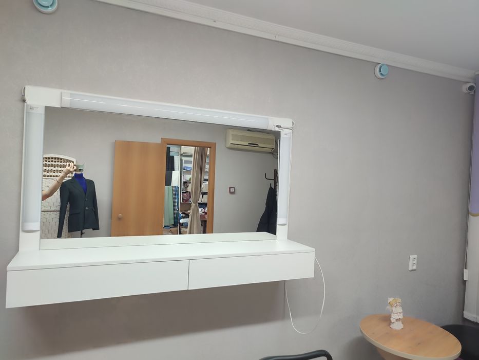 Стойка для визажиста