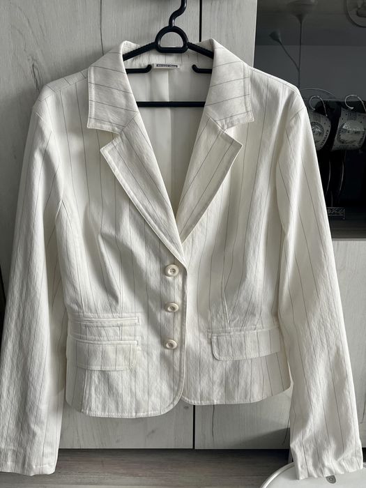 Елегантни сака по 10 евро