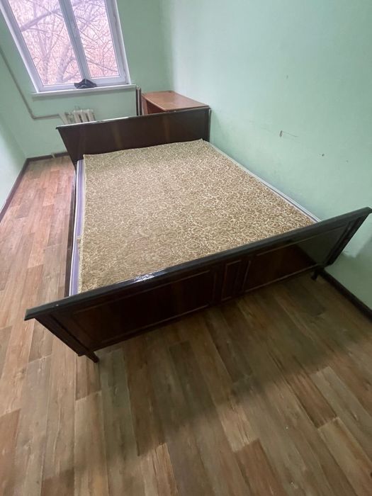 Кровать 2х спальная и трюмо