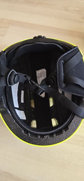 Нова Каска за ски