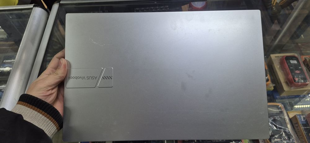 Asus Vivobook X1504VA