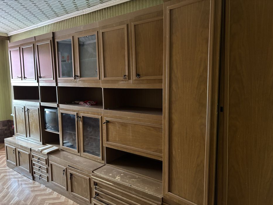 Продается шкаф старый