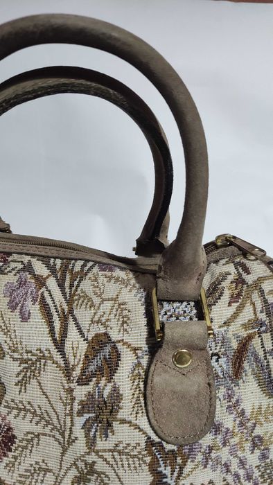 Дамска чанта с флорален дизайн