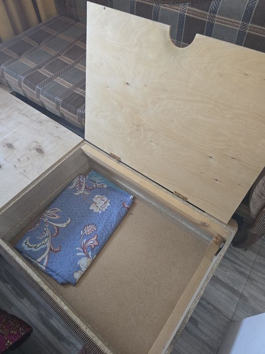 Диван угловой. В хорошем состоянии